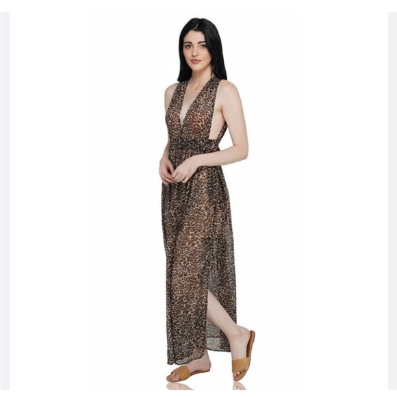 America & Beyond Dresses & Skirts - Chic Backless Leopard Print Maxi Dress